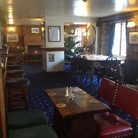 Hotel The Jolly Huntsman à Chippenham  Extérieur photo