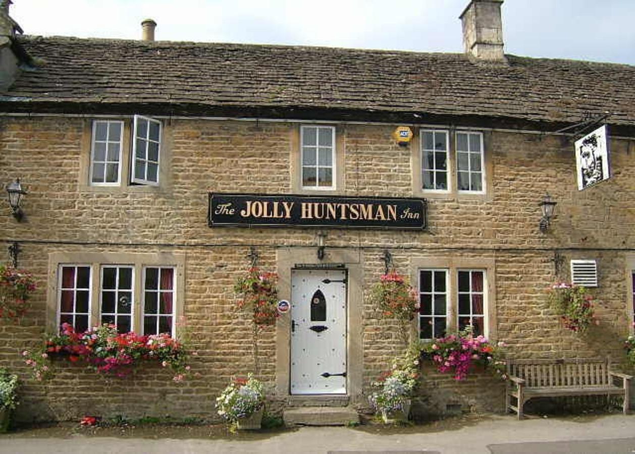 Hotel The Jolly Huntsman à Chippenham  Extérieur photo